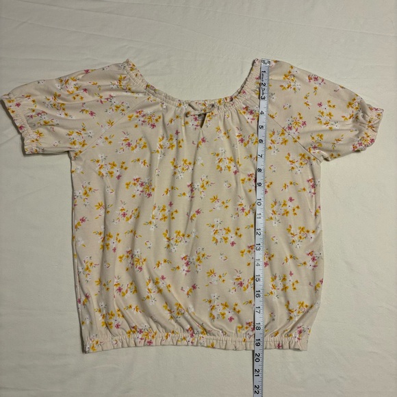 Three Floral tops Carters, Cat and Jack, and Oshkosh B’gosh - Picture 12 of 15